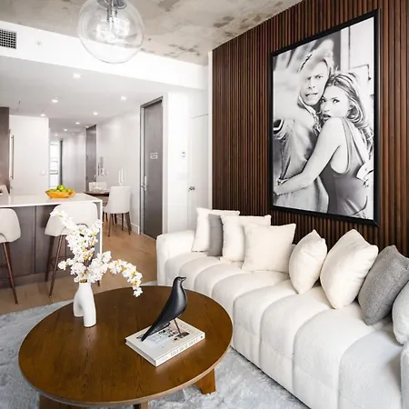 Ferienwohnung Stylish Penthouse With Ceiling To Floor Windows